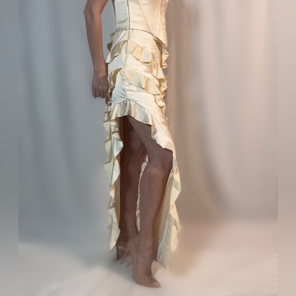 Elegant Cream Corset Dress - Picture 5 of 7
